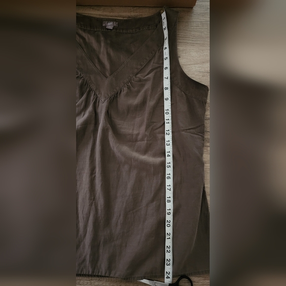 J. Jill Silk Cotton Sleeveless V Neck Blouse Taupe Medium - Picture 7 of 7